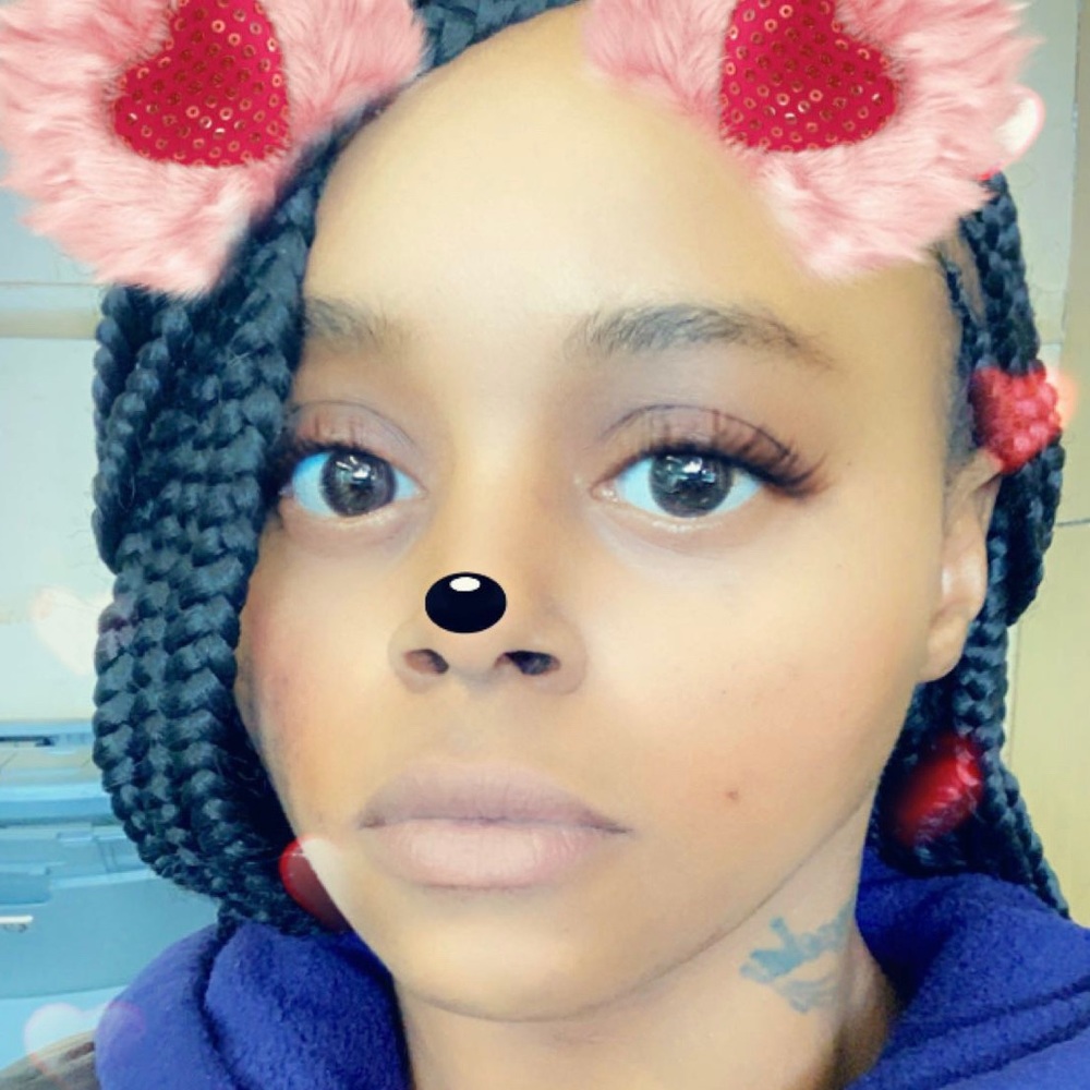 Meet your Posher, Angela